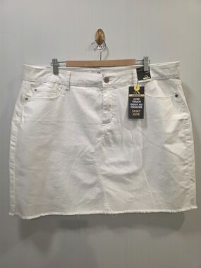 Jordache Luxe Touch White Denim Skirt Plus Size 22W Raw Hem Stretch NWT